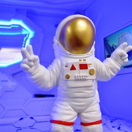 Cosmos Capsule Coworking London 호텔 외부 사진