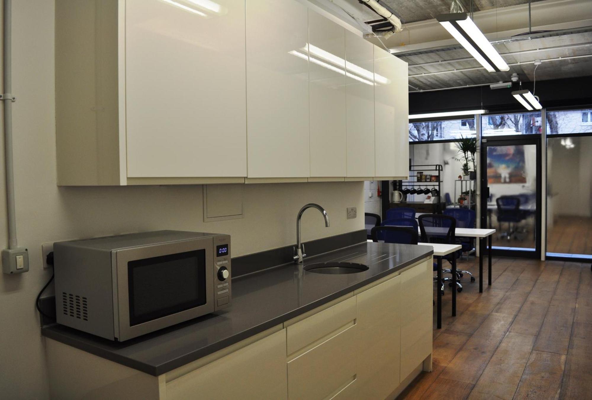 Cosmos Capsule Coworking London 호텔 외부 사진