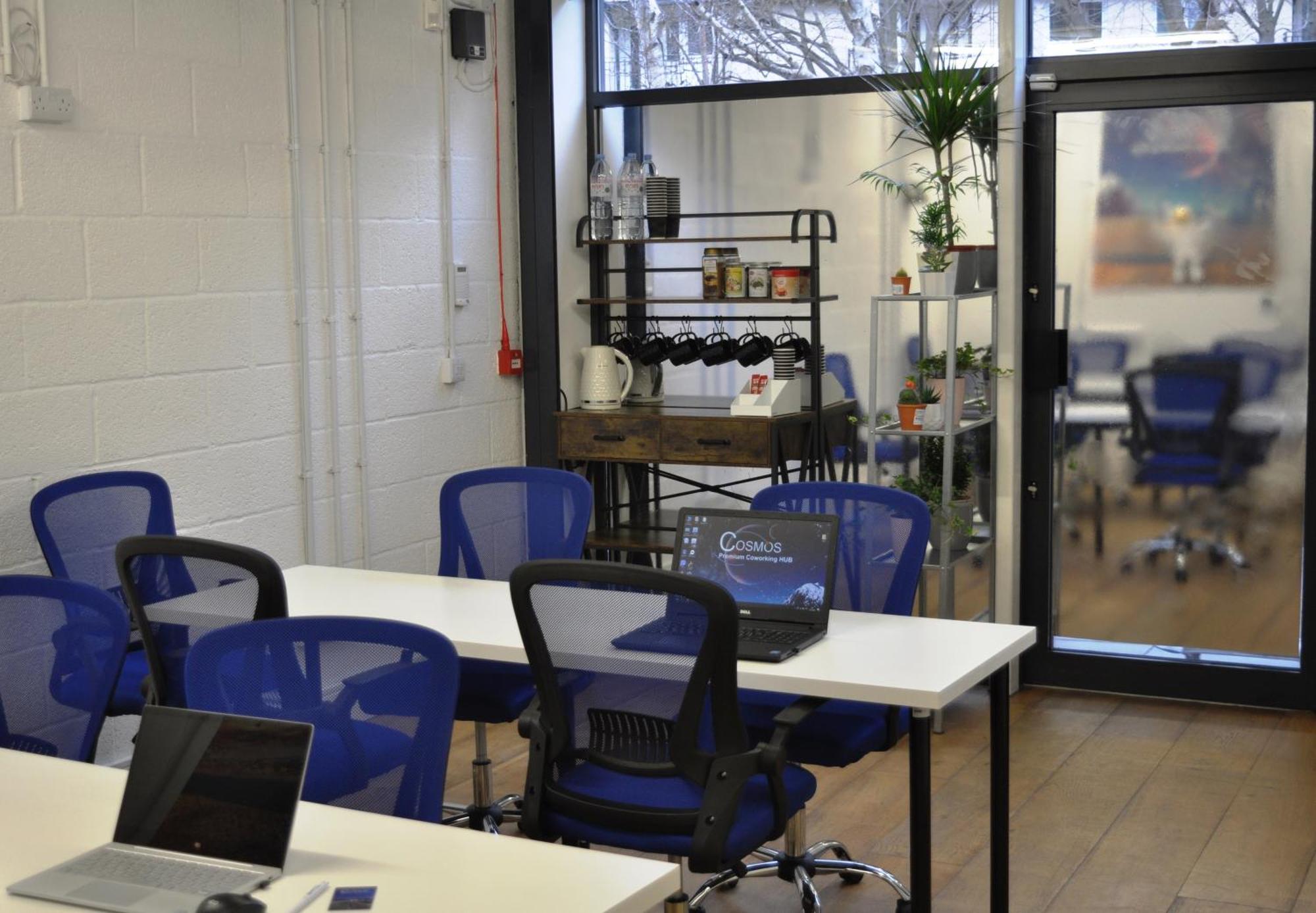 Cosmos Capsule Coworking London 호텔 외부 사진