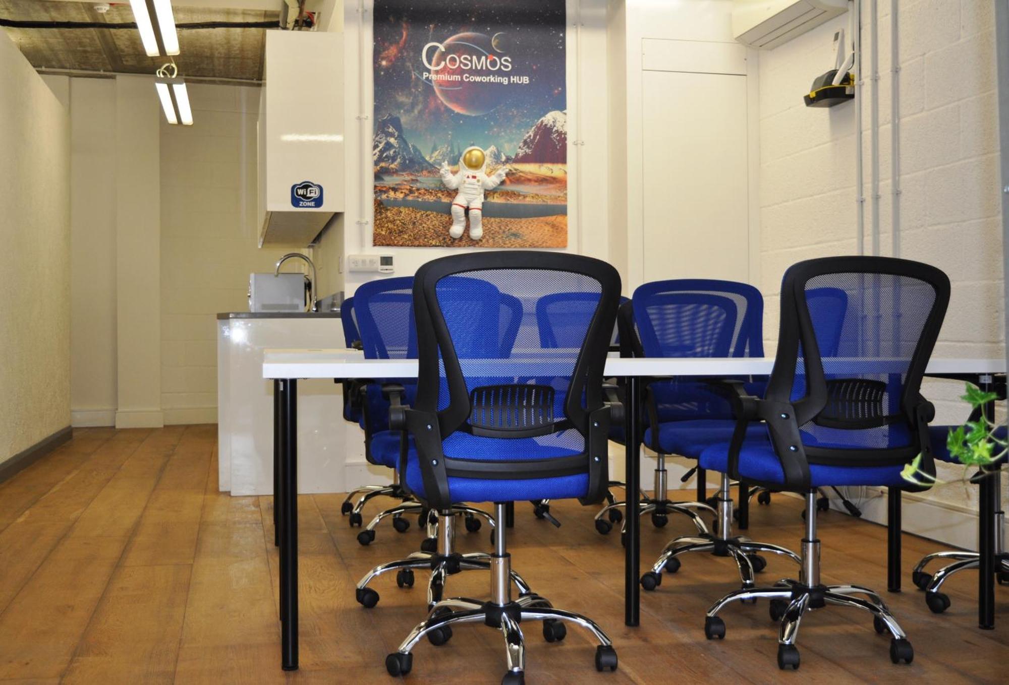 Cosmos Capsule Coworking London 호텔 외부 사진
