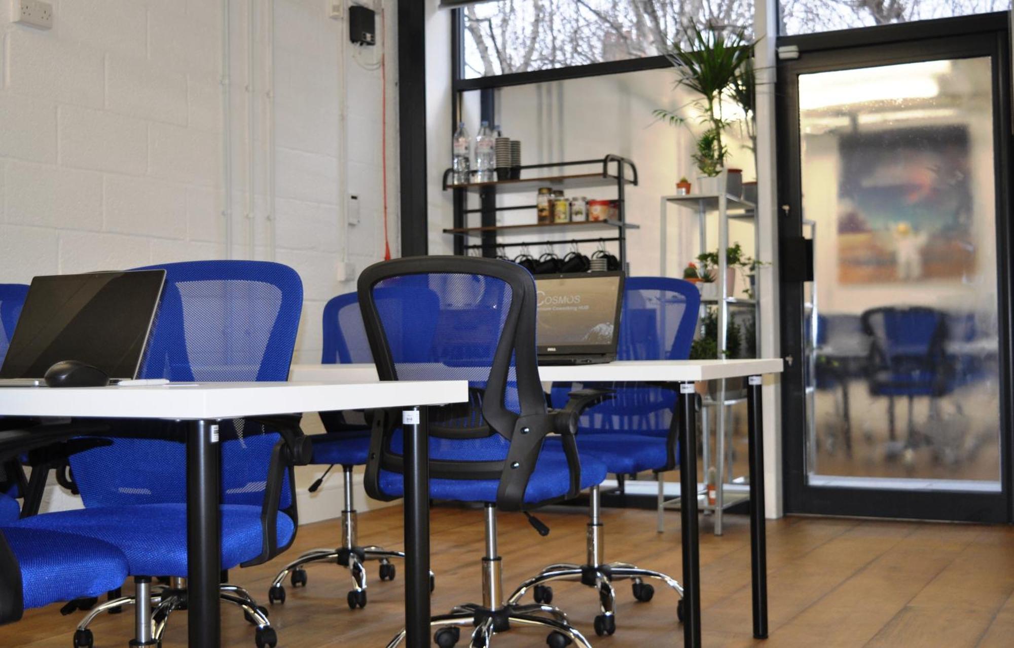 Cosmos Capsule Coworking London 호텔 외부 사진